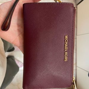 Michael Kors bifold pocket wallet, maroon purple ** like new **